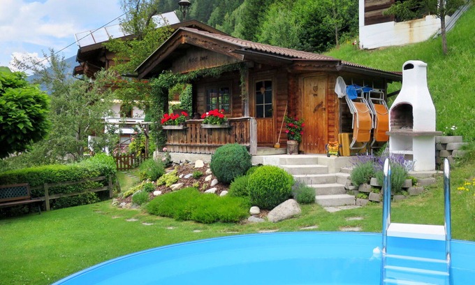 Distelberg House | Wonderful private villa for 8 people with pool, WIFI, TV, patio and parking
