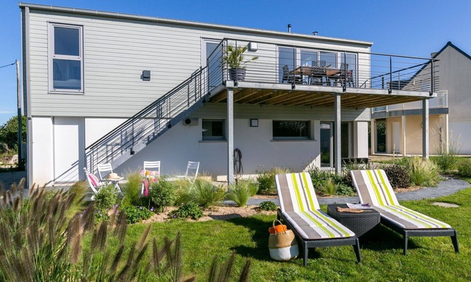 Kerlouet House | Wonderful private villa for 5 guests with WIFI, TV and balcony