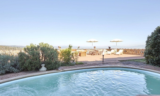 Lucignano House | Wonderful private villa for 16 guests with A/C, WIFI, private pool, hot tub, TV, terrace and par.