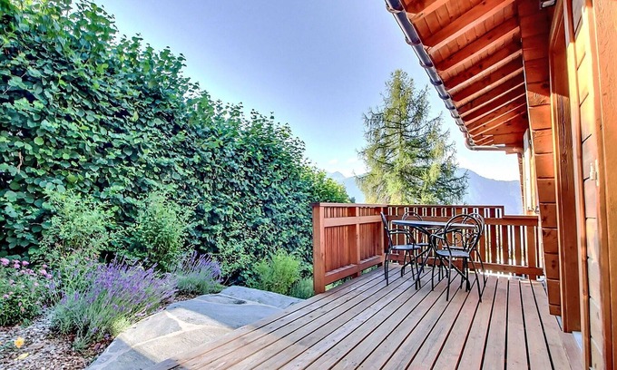 Ovronnaz House | Wonderful private villa for 8 guests with WIFI, TV, terrace, panoramic view and parking