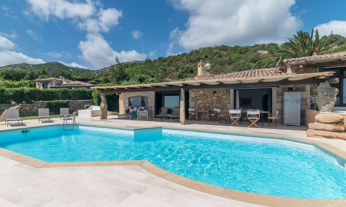 Porto Cervo Villa | Wonderful private villa for 9 guests with WIFI, private pool, A/C, TV, patio and parking