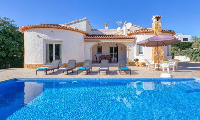 Urbanizacion La Mandarina House | Wonderful private villa for 6 guests with private pool, A/C, WIFI, TV, terrace and pets allowed