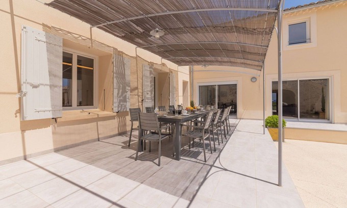 Valreas House | Wonderful private villa for 15 guests with A/C, WIFI, private pool, TV, terrace and parking