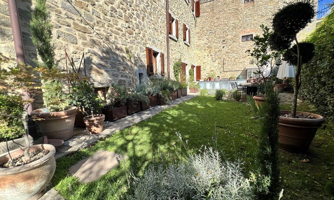 Cortona Old Town House | Wonderful private villa for 4 people with WIFI, A/C