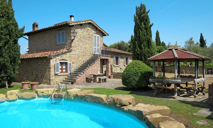 Oliveto Villa | Wonderful private villa for 8 people with private pool, WIFI, TV, patio, pets allowed and parking