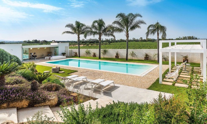 Marausa Villa | Wonderful private villa for 10 people with WIFI, private pool, A/C, TV and terrace