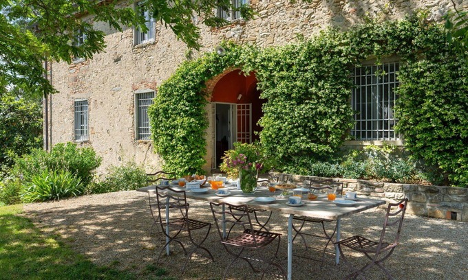 Vicchio Villa | Wonderful private villa for 10 guests with TV and pets allowed