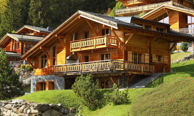 Ollon House | Wonderful private villa for 8 people with hot tub, WIFI, TV, terrace, pets allowed and parking
