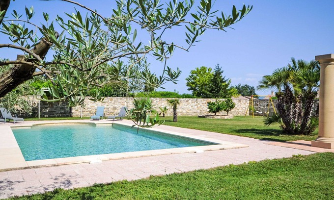 Mons House | Wonderful private villa for 7 people with pool, WIFI, A/C, TV, patio and parking