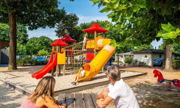 Municipality of Echt-Susteren House | Wonderful private villa for 10 people with pool, WIFI, TV, terrace and parking