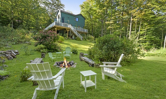 West Dover House | Wonderful Retreat! HotTub Rec Room Firepit Garden Fireplace!