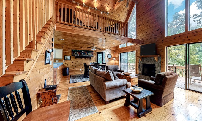 Ellijay House | Wonderful Riverside Home w/Free WiFi, Firepit, AC, Deck - Dogs + Snowbirds OK