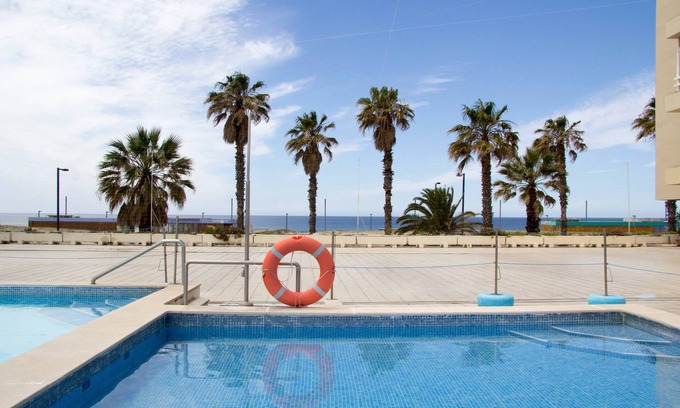 Costa de Caparica Apartment | Wonderful Studio Apartment in Front of the Beach