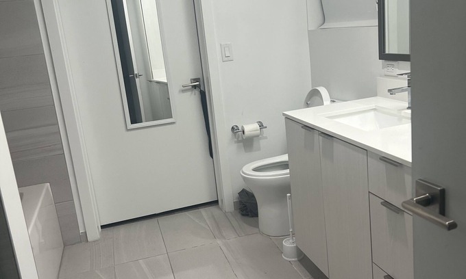 Fort Lauderdale Condo | Wonderful stay near the local marina bay!