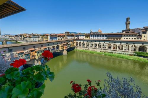 San Niccolo Apartment | Wonderful terrace over Ponte Vecchio with elevator