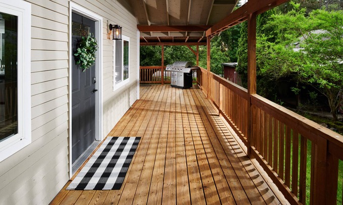 Cedar Mill House | Wonderful updated cottage in the country!