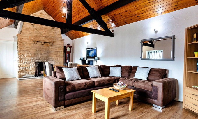 Ferryhill House | Wonderful villa for 8 guests with WIFI, TV and pets allowed