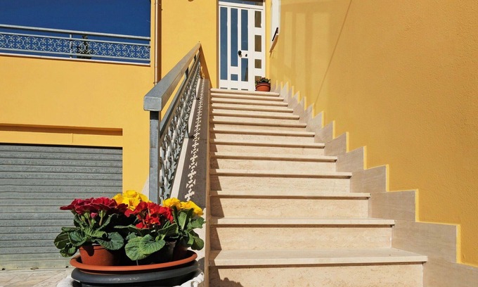 Ripatransone House | Wonderful villa for 6 guests with WIFI, A/C, TV, terrace, pets allowed, panoramic view and park.