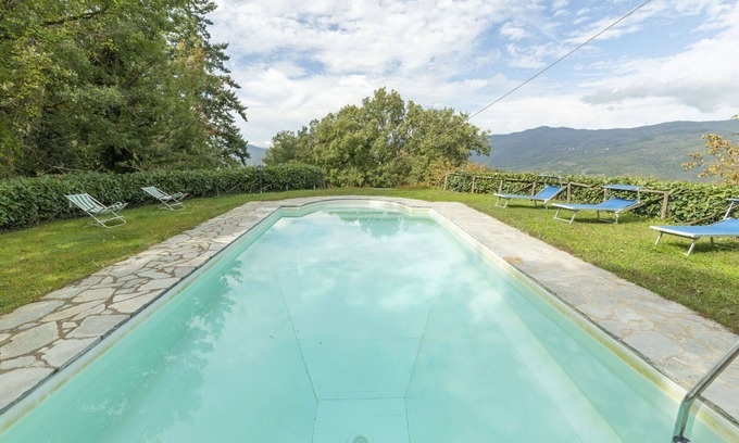Pieve di Chio House | Wonderful villa for 10 people with private pool, WIFI, TV, patio, pets allowed and parking