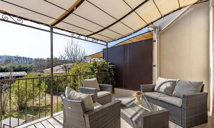 Rustrel House | Wonderful villa for 4 guests with WIFI, private pool, TV, terrace and parking