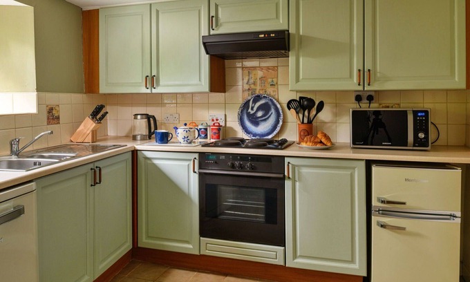 Greystoke House | Wonderful villa for 4 people with WIFI, TV, pets allowed and parking
