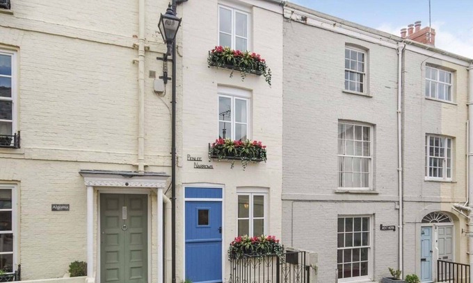 Kingsand House | Wonderful villa for 6 people with WIFI and pets allowed