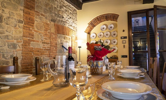 Petrognano House | Wonderful villa for 6 guests with WIFI, A/C and TV, close to Lucca