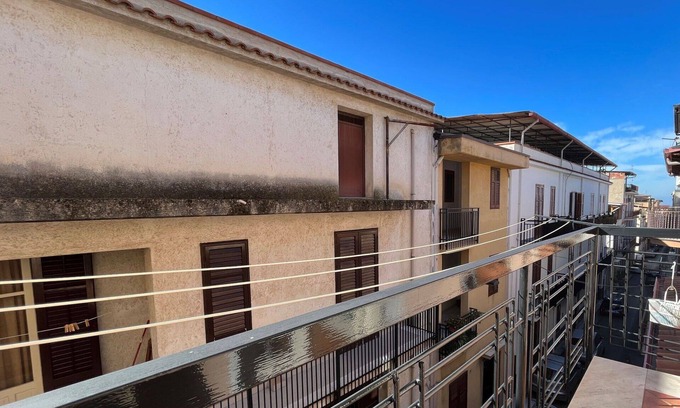 Partinico House | Wonderful villa for 6 guests with WIFI, A/C, TV and balcony