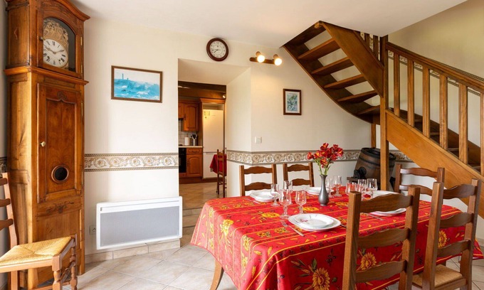 Saint-Coulomb House | Wonderful villa for 5 people with TV and terrace