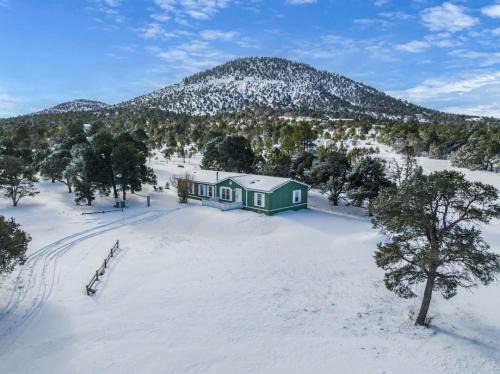 Williams House | Wonderland in Williams Scenic Views EscapetheCity