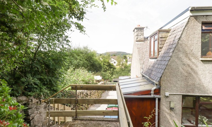 Dalbeattie Cottage | WOOD END, pet friendly, character holiday cottage in Dalbeattie