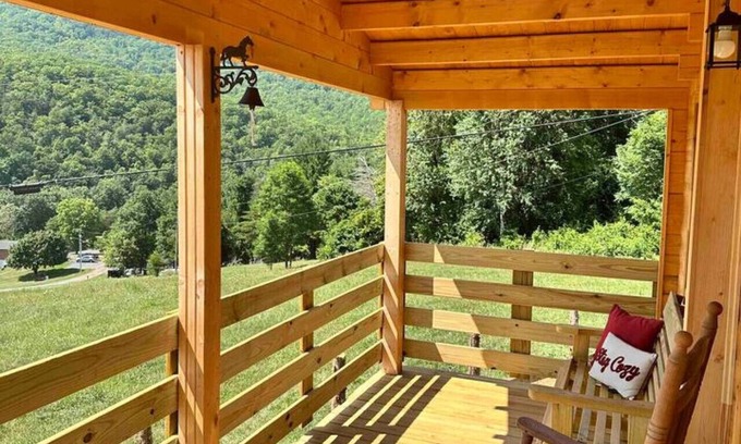 Elkton Cabin | Wood Haven Lodge 2 bedroom