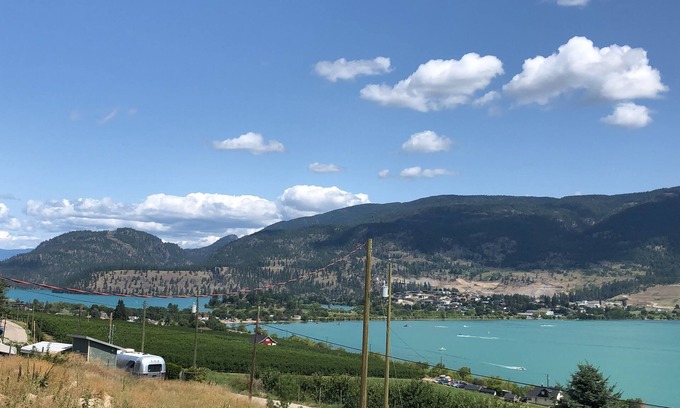 Central Okanagan House | Wood Lake Views