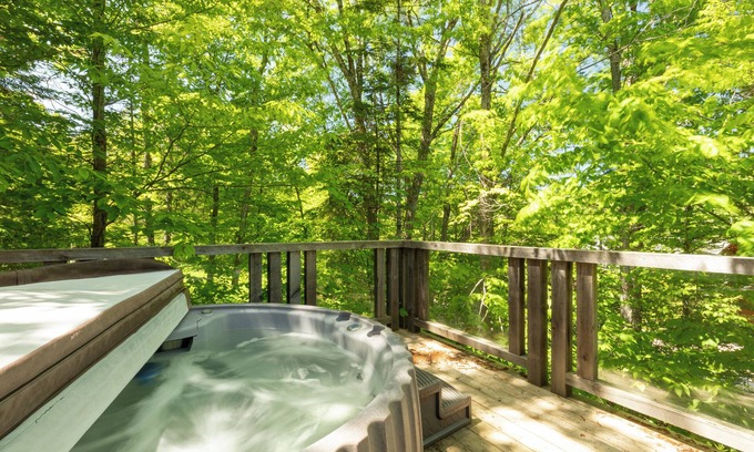 Lac Superieur Village Cabin | Wood log cabin | Spa + Gym + Kids Club