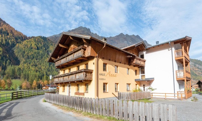 Huben Apartment | Wooded Apartment in Längenfeld with a great view