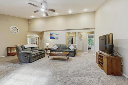 Sandpoint House | Wooded Wonder