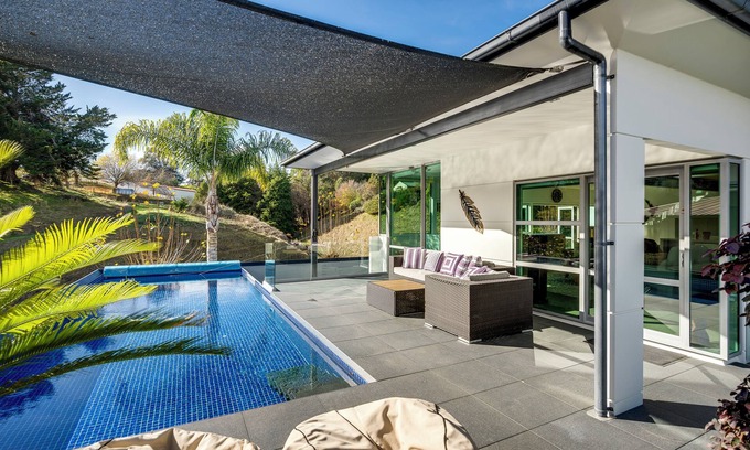 Havelock North House | Woodford Views - Havelock North Holiday Home