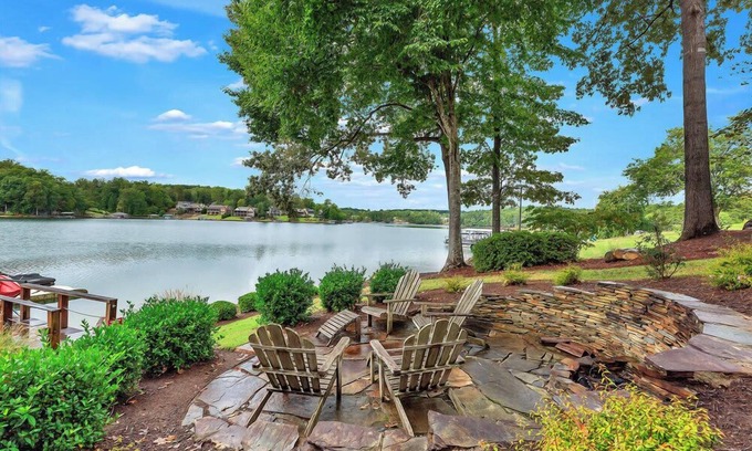 West Union House | Woodhaven - A Keowee Lakefront Haven