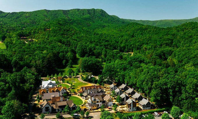 Cheshire Cabin | Woodhaven Cabin - FREE BILTMORE PASSES