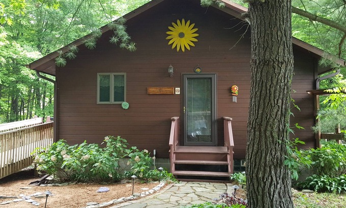 Naples House | Woodland Hideaway a Peaceful Finger Lakes 2 bedroom 1.5 bath home in Naples NY