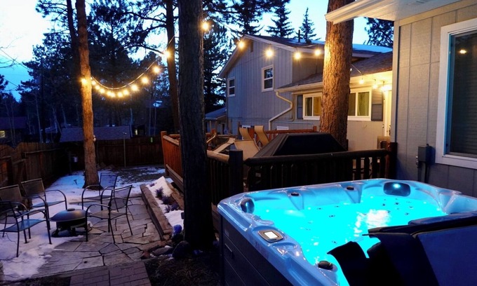 Woodland Park House | Woodland Park Hideaway - NEW HOT TUB - Perfect Family Getaway!