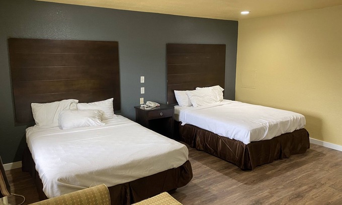 Miami Hotel | Woodridge Inn and Suites