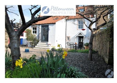 Pittenweem House | Woods Neuk-stunning character cottage East Neuk