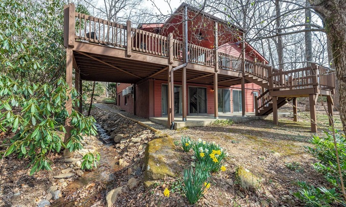 Montreat House | Woodscape | Updated Montreat Home | 5 Minutes to Black Mtn!