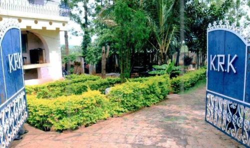 Yelagiri Hotel | Woodside Resort and Cafe
