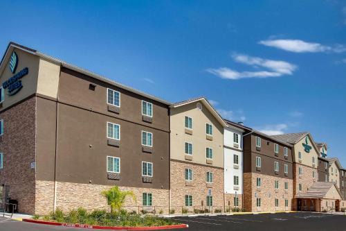 Bakersfield Hotel | WoodSpring Suites Bakersfield East