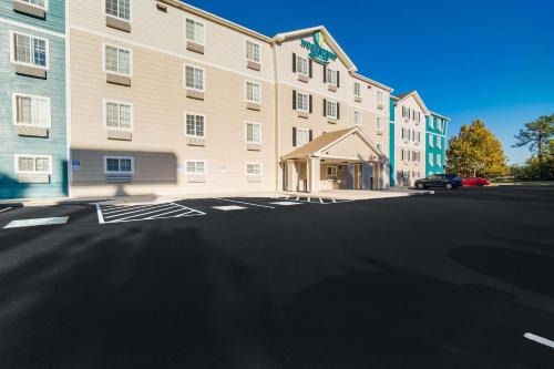 North Charleston Hotel | WoodSpring Suites | North Charleston Airport I-526