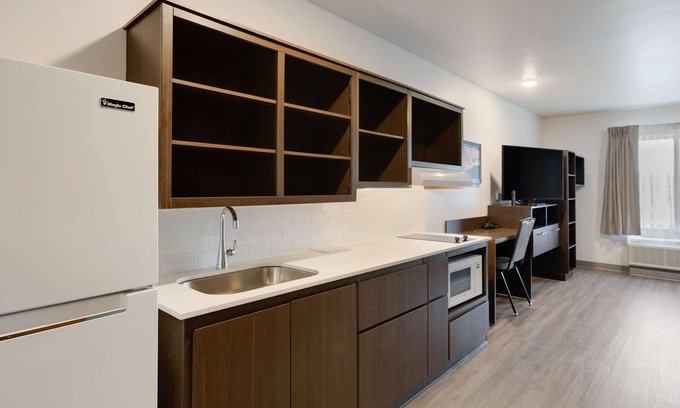 Smyrna Hotel | WoodSpring Suites Smyrna-La Vergne