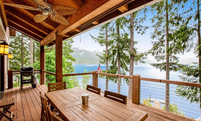 Hoodsport House | Woodstone Cabin