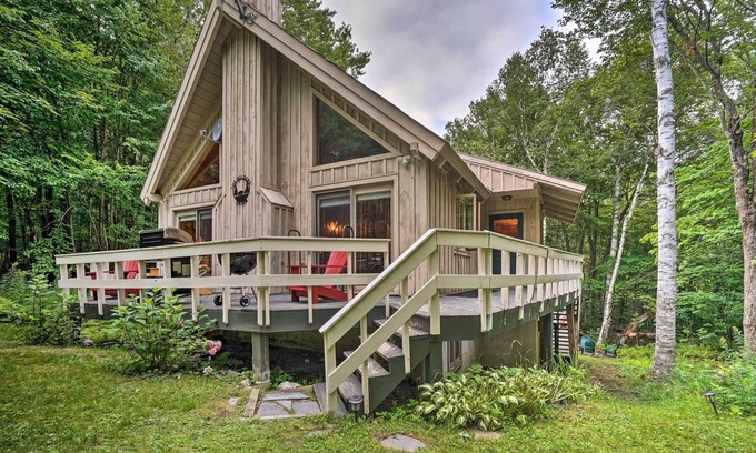 Wardsboro Cabin | Woodsy Cabin w/ Fire Pit ~ 8 Mi to Mount Snow
